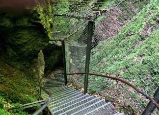 Gouffre de Poudrey : où se situe ce site naturel impressionnant ? gouffre de Poudrey
